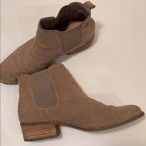 Steve Madden chelsea boots